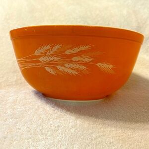 Vintage Pyrex mixing bowl, golden harvest wheat pattern
